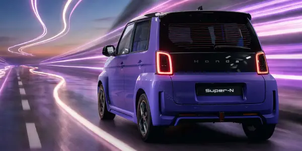 Honda Super-N city driving