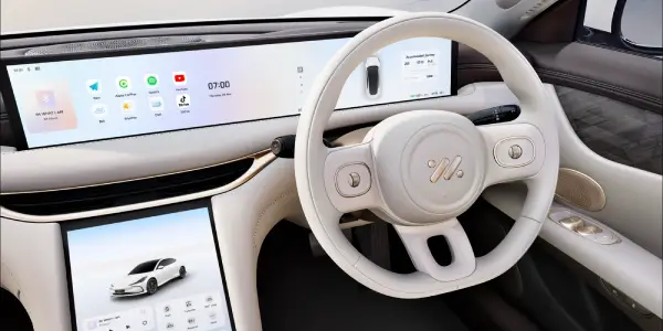 MG IM5 interior and technology